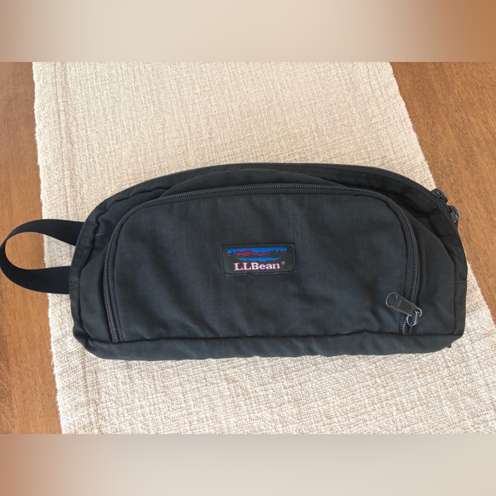 L.L. Bean Vintage hiking waist bag black unisex Fanny pack belt loop crossbody